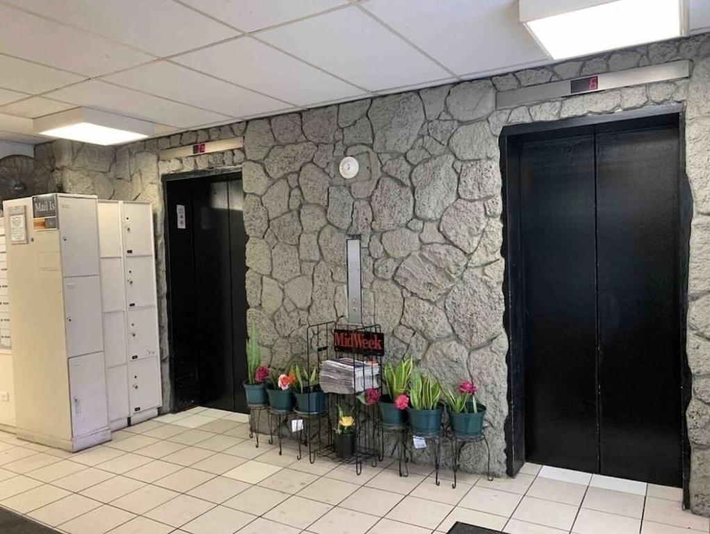 Waikiki 2 Bedrooms 2 Bathrooms With 1 Free Parking Space Apartment *